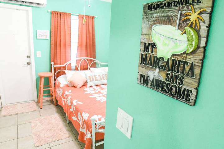 Vacation rental for 4 people, with yard, with pets in Madeira Beach