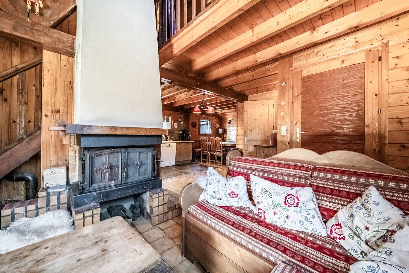Chalet “8p Comfort – Le Gaby” with Mountain View and Wi-Fi in Verchaix, Bonneville region