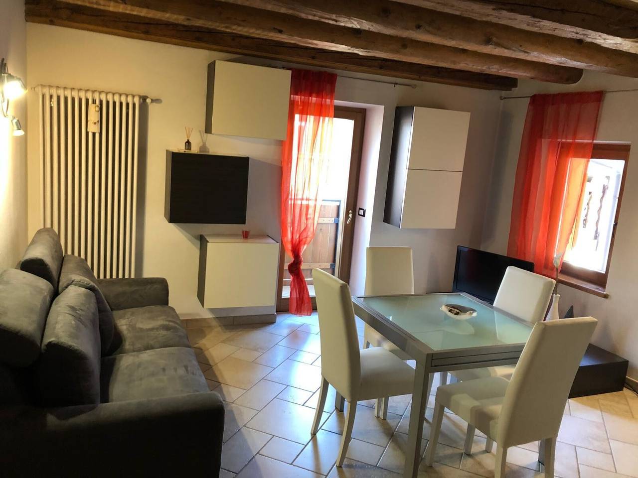 Ganze Wohnung, Ferienwohnung 'Bepi' mit gemeinsamer Terrasse und Wlan in Santo Stefano di Cadore, Karnischer Hauptkamm