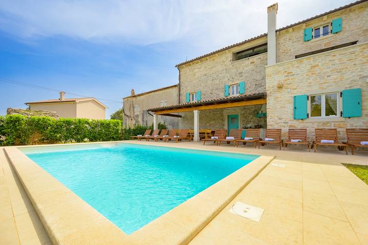 Villa pour 16 personnes, avec jardin ainsi que piscine et terrasse à Barban - 4