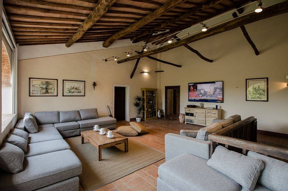 Stunning Villa: 24 guests, private Swimmingpool in Sovicille, Chianti