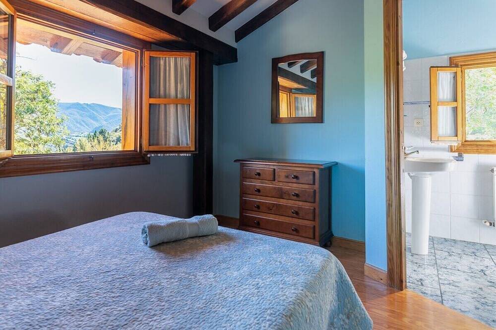 Fidalsa Mountain Views in Cabezón de Liébana, Cordillera Cantábrica