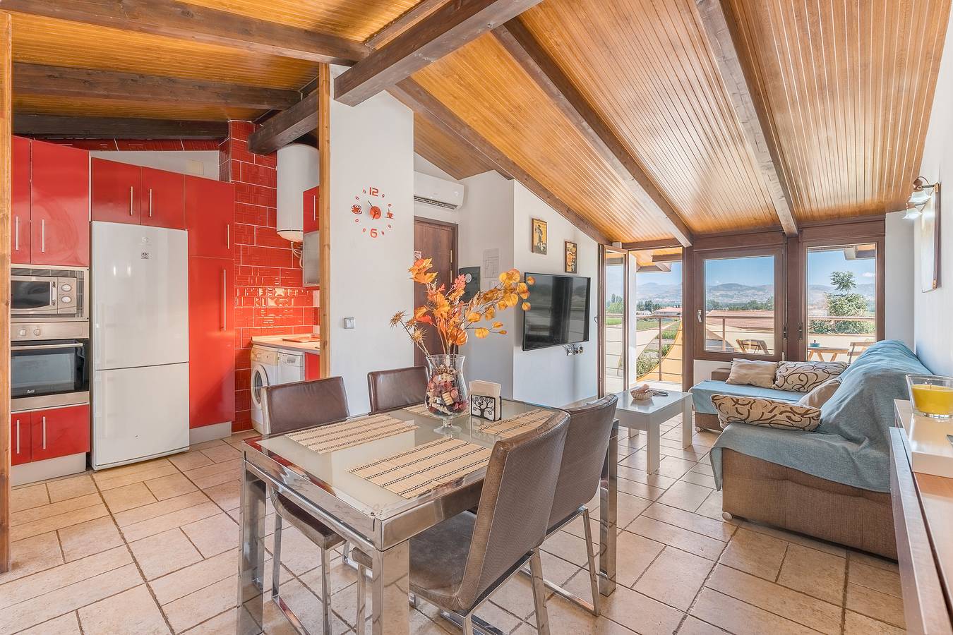 Ganze Wohnung, Ferienwohnung 'Con Vistas A Las Montañas' mit Bergblick, Wi-Fi und Klimaanlage in Ambroz, Vegas del Genil