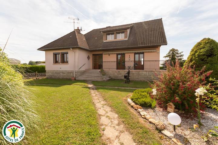 Gîte pour 11 personnes, avec jardin et terrasse à Vert-Toulon