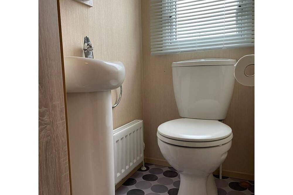 Comfortable 3-Bed Caravan - Combe Haven in Hastings, East Sussex