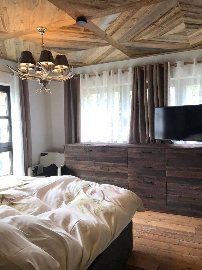 Ferienhaus für 4 Personen, mit Balkon und Whirlpool sowie Terrasse und Garten in Herscheid - 2