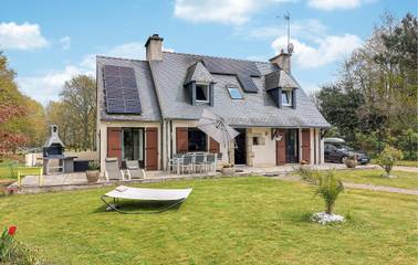 Location de vacances pour 8 personnes, avec terrasse et jardin à Riec-sur-Bélon