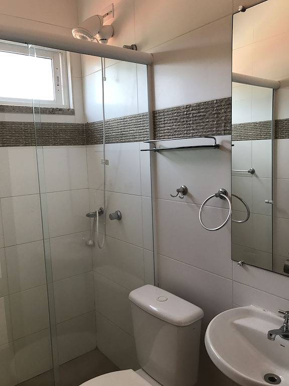 Ganze Wohnung, Abdeckung B Strand Mit 2 Schlafzimmern Und Jacuzi in Bombinhas, Litoral Catarinense