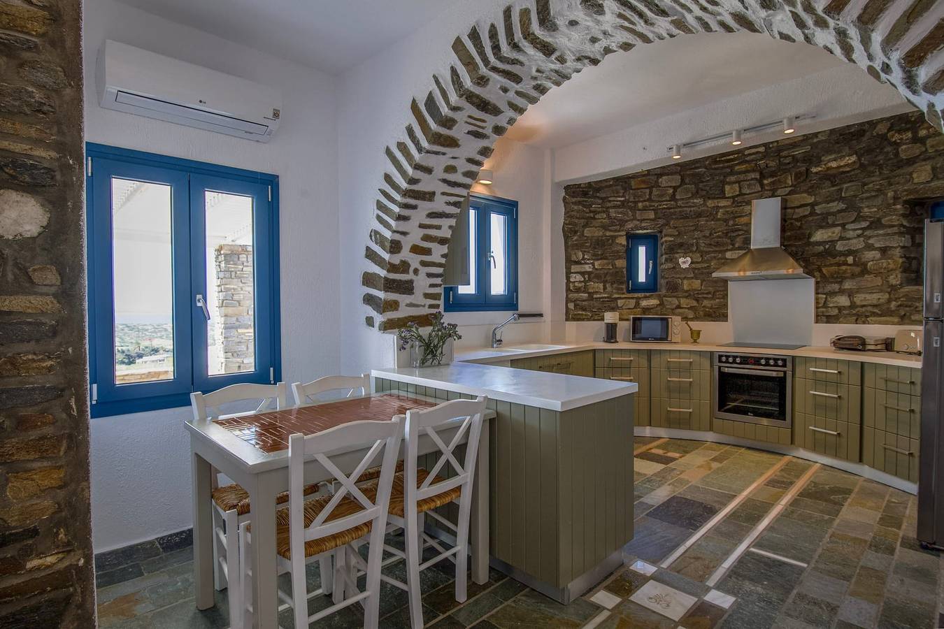 Dazzling Paros Villa | 3 Bedrooms | Villa Contessa | Large Furnished Veranda with Jacuzzi & Brilliant Sea Views | Agia Irini in Sarakiniko, Paros