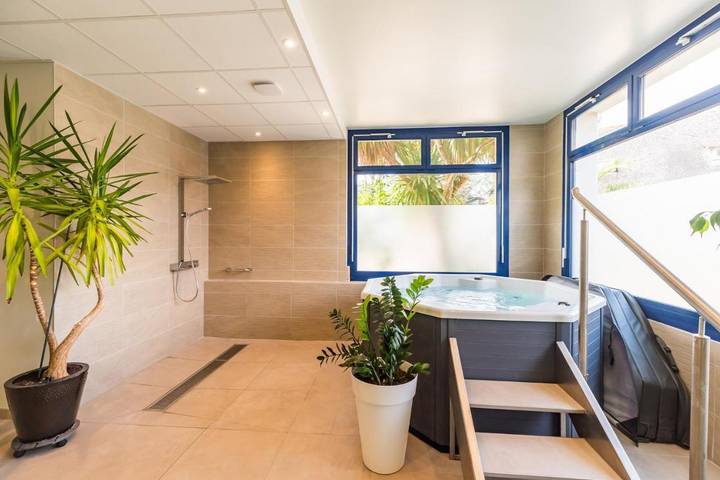 Hôtel pour 3 personnes, avec jacuzzi et terrasse