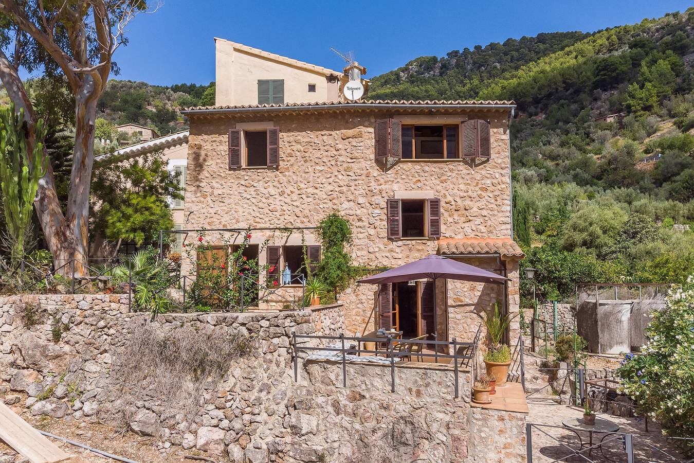 Finca "Sa Teulera" con vistas a la montaña, Wi-Fi, aire acondicionado, terraza y jardín in Fornalutx, Mallorca Oeste