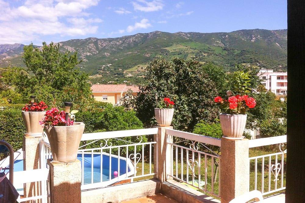 Coquette chambre d'hôte à 10 minutes d'Ajaccio et de la mer pour 2 personnes in Sarrola-Carcopino, Région d'Ajaccio