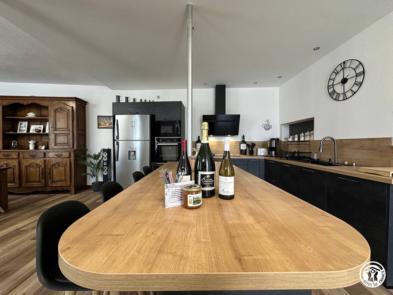 Maison conviviale près rivière, parking, animaux Ok - 12 pers. in Brion-sur-Ource, Région de Montbard