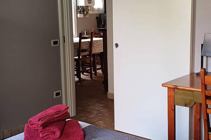 Apartamento entero, Encantador para 2 personas con jardín. in Mestre, Venecia