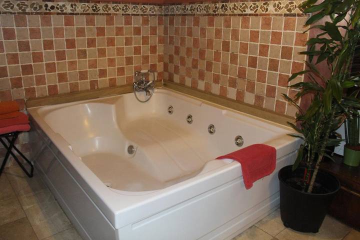 Hotel para 3 personas, con jacuzzi en Llanes - 2
