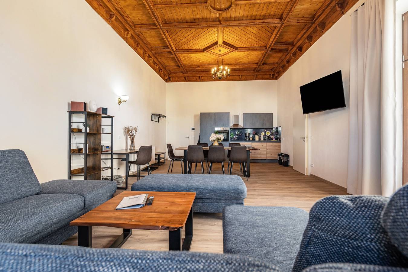 Entire apartment, Apartment 'Ferienwohnung Im Hotel Reichskrone' with Balcony and Wi-Fi in Heidenau, Sächsische Schweiz-Osterzgebirge