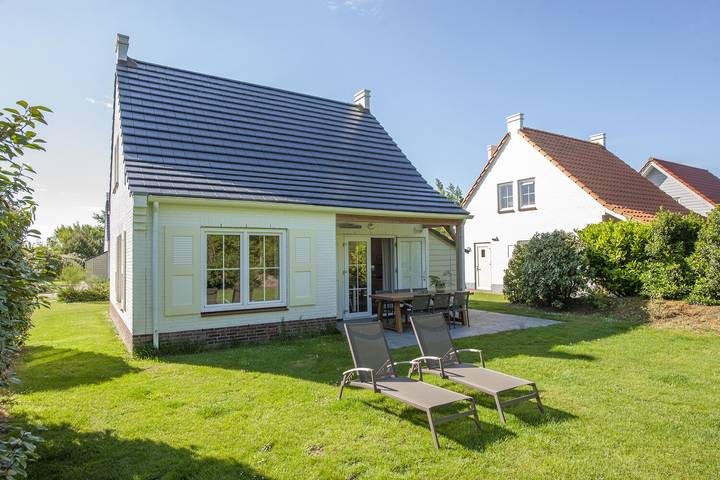 Ferienhaus für 6 Personen, mit Balkon/Terrasse und Terrasse sowie Garten und Sauna in Cadzand-Bad