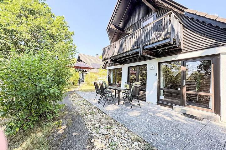 Ferienhaus für 6 Personen, mit Balkon und Garten