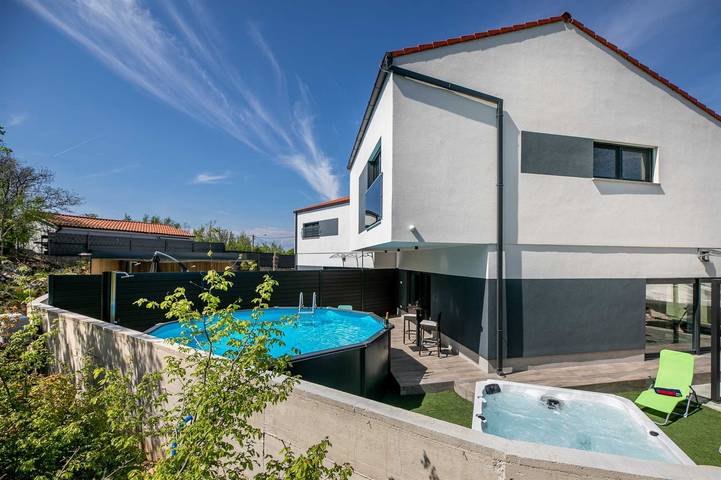 Villa pour 8 personnes, avec piscine ainsi que jacuzzi et jardin, adapté aux familles à Klimno - 2