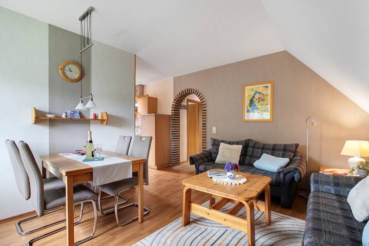 Ganze Wohnung, Ferienwohnung 'Ebbe' mit Gemeinschaftsgarten und Gartenpavillon in Nordstrand (Gemeinde), Nordstrand