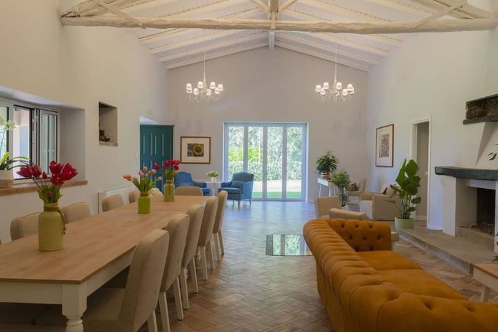 Ferienhaus für 10 Personen, mit Balkon/Terrasse und Garten sowie Pool in Mirto