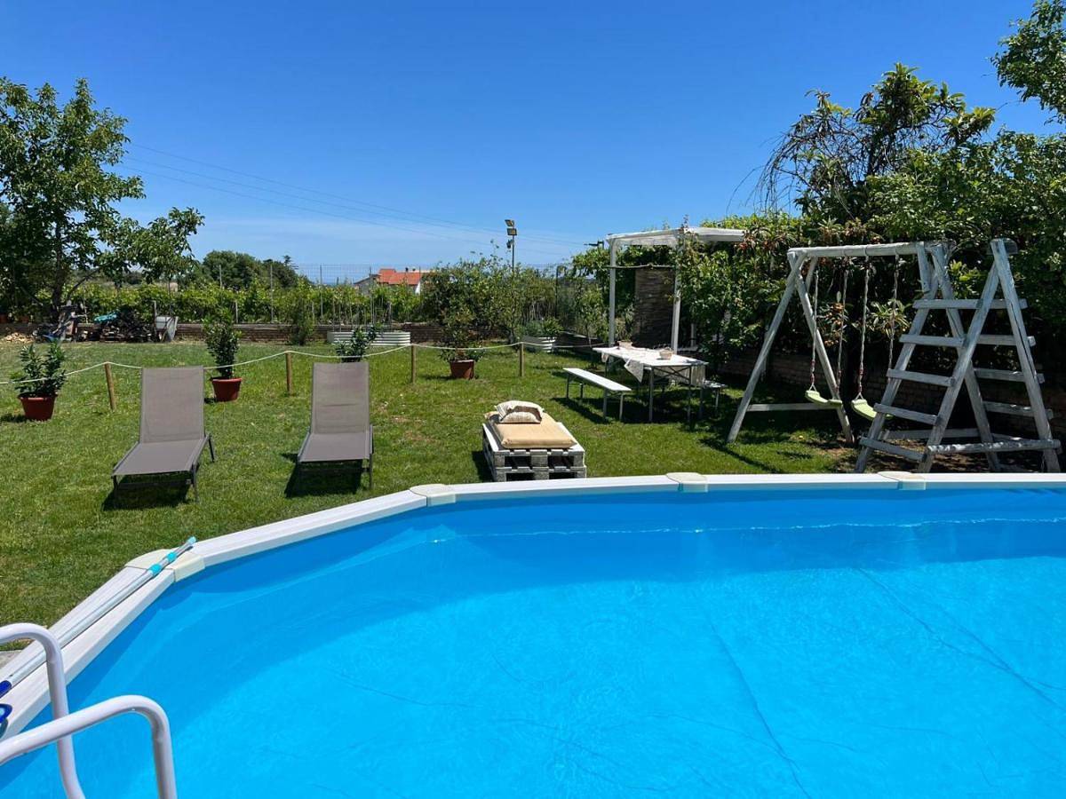 Slowcasa - Villa Garden & Pool - Full Apartment in Torrevecchia Teatina, Provincia di Chieti