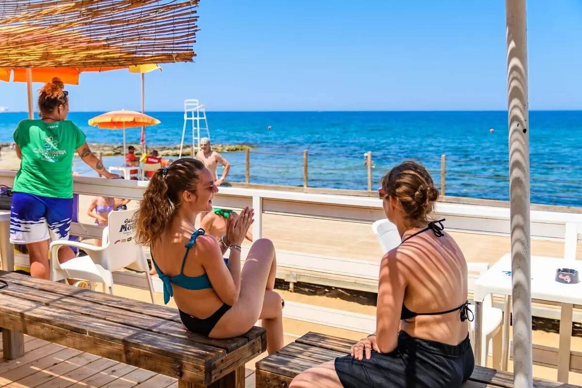 Mobilheim | Comfort | 3 Zi. | 6 pers. | Ãœberdachte Terrasse | A/C in Gallipoli, Golf von Tarent