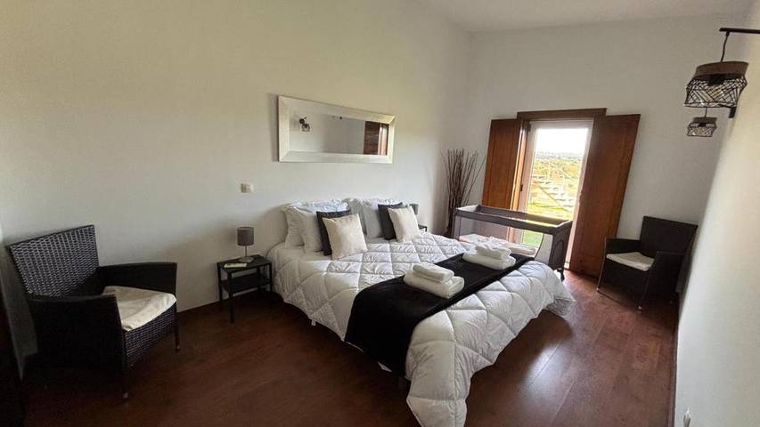 Vivendas de férias para 8 pessoas, com jardim e piscina e ainda jacuzzi no Alentejo