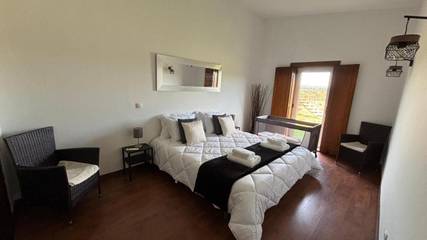 Bungalow für 8 Personen, mit Garten und Pool sowie Whirlpool in Alentejo