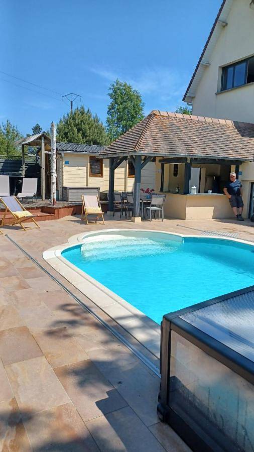 Cottage pour 5 personnes, avec jacuzzi et sauna ainsi que piscine et jardin à Vittefleur