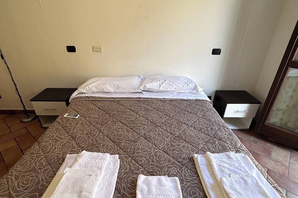 Apartamento entero, Aselli Palace Historic Center of Cremona in Cremona, Provincia de Cremona