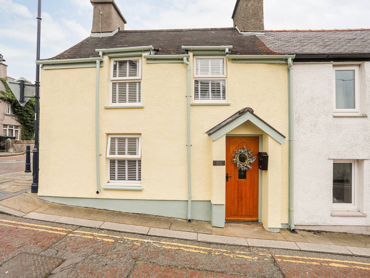 Bwthyn Lili (Lily Cottage) in Cemaes, Isle of Anglesey