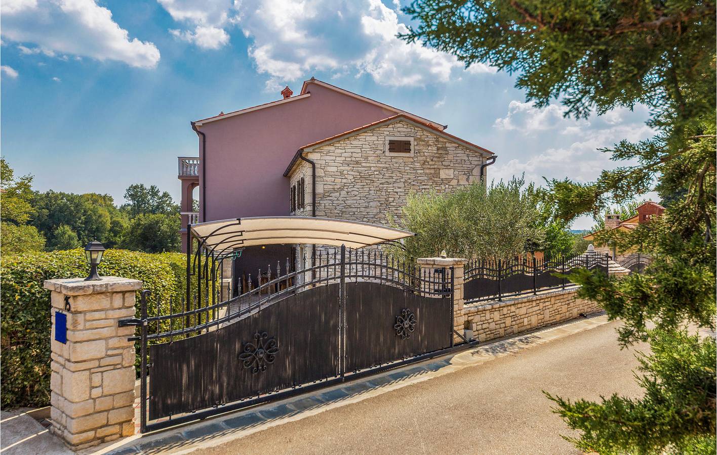 Gemütliche 90 m² große Wohnung mit Terrasse in der Nähe der Küste und des Stadtzentrums in Barban, Südküste Istrien