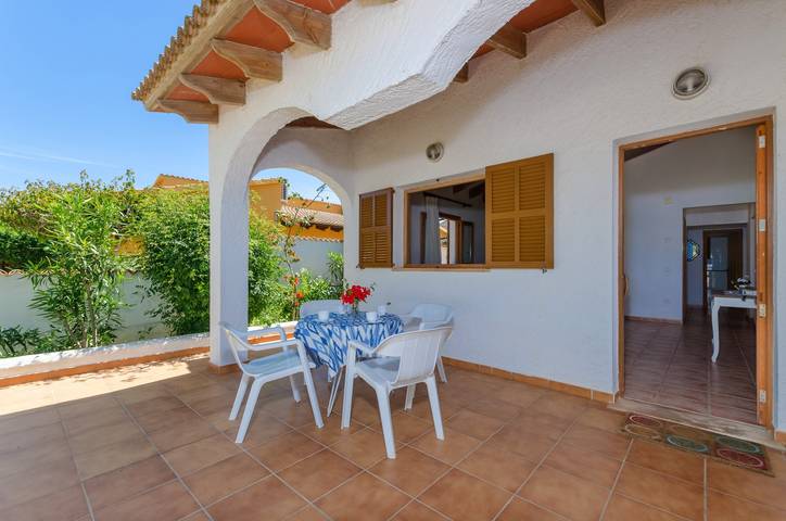 Villa pour 6 personnes, avec terrasse et jardin à Son Serra de Marina