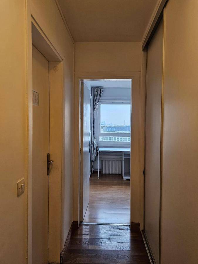 Chambres lumineuses avec vue sur Paris Montmartre in Paris, Ile de France