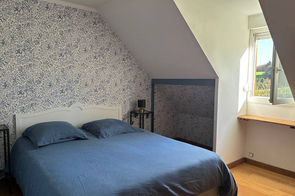 Loue Maison Familiale, Gîte de 15 Personnes, 7 Chambres - Evron, Laval, Le Mans in Bais, Mayenne