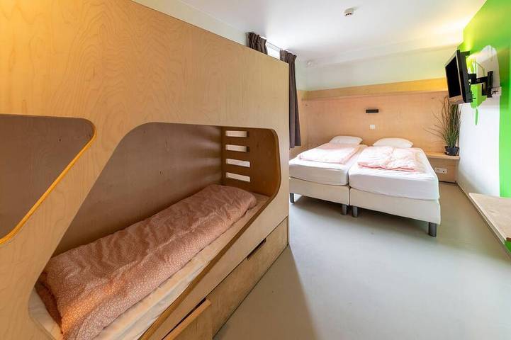 Location de vacances pour 73 personnes, avec Terrasse et Piscine dans Petit-Han - 4