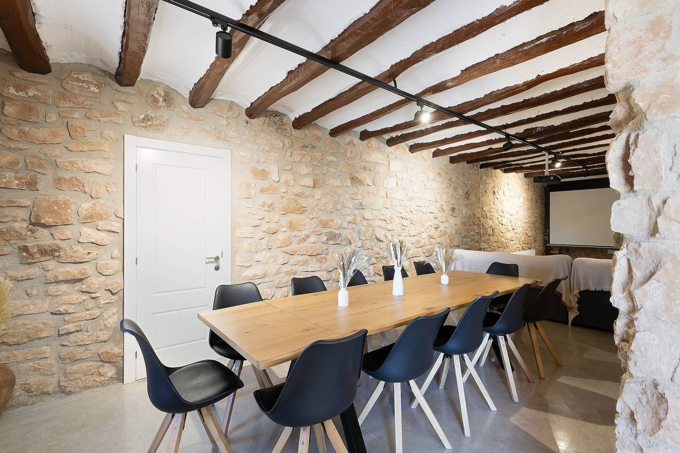 Casa de campo 'Mas Françó' con vistas a la montaña, Wi-Fi y aire acondicionado in Argensola, Interior de Barcelona