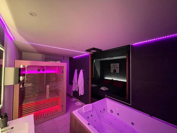 Appartement de vacances pour 2 personnes, avec jacuzzi ainsi que sauna et terrasse