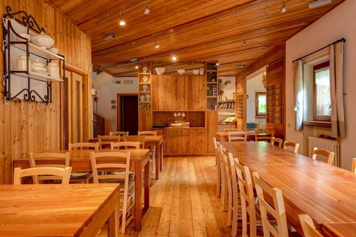 Chalet för 21 Personer med balkong in Giustino, Brentagruppen