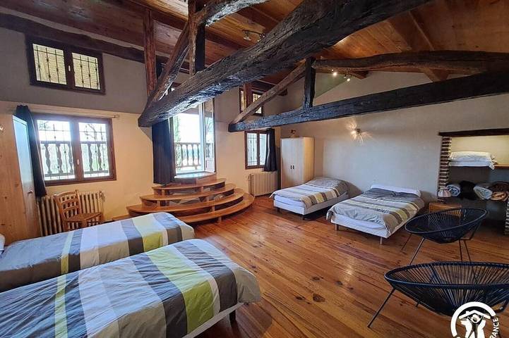 Location de vacances pour 12 personnes, avec piscine et jardin, animaux acceptés à Burlats - 2