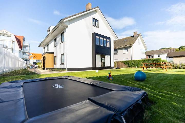 Ferienwohnung für 6 Personen, mit Balkon und Garten, kinderfreundlich
