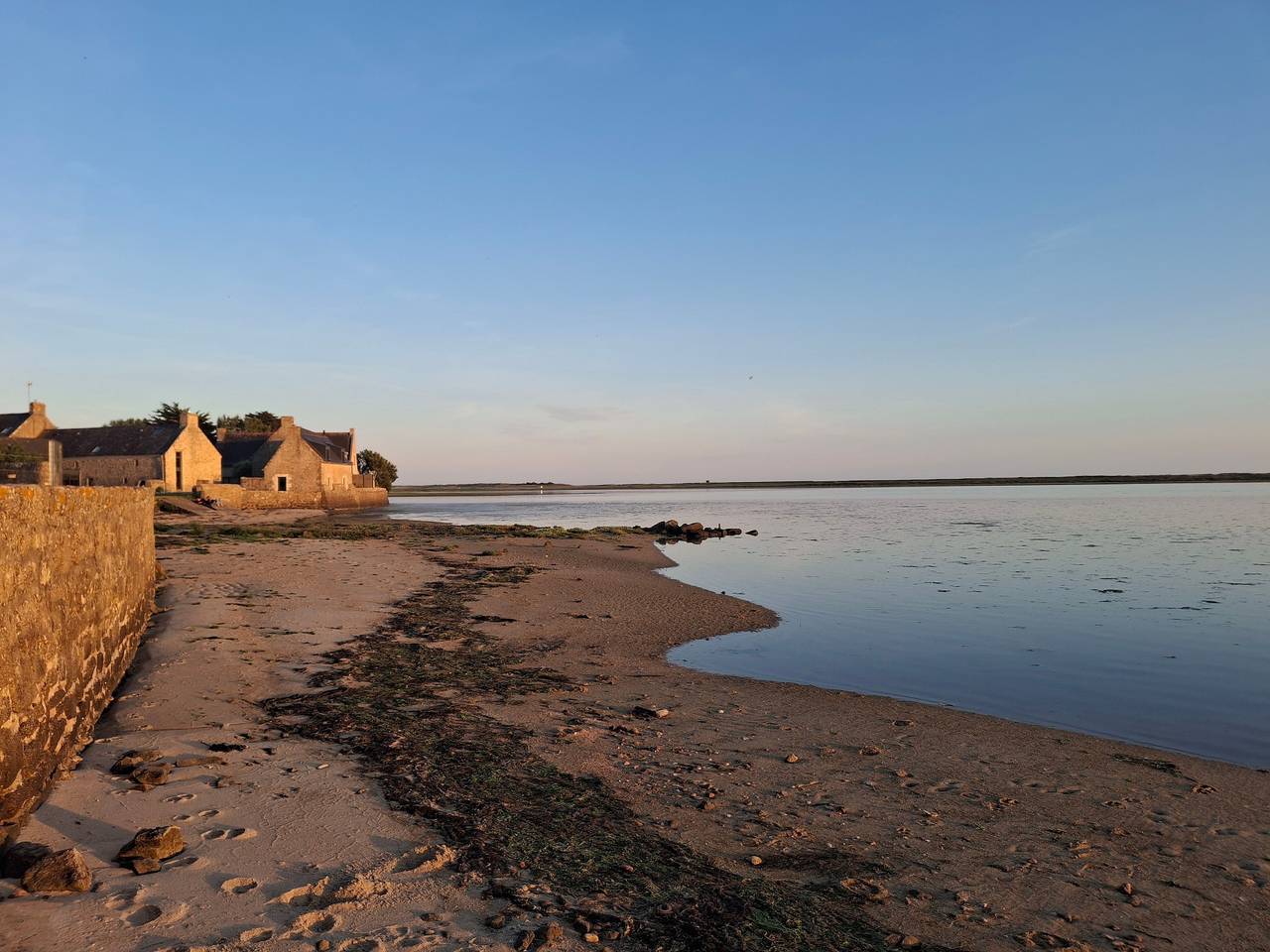 Paréntesis junto al mar en la Petite mer de Gâvres in Plouhinec (Morbihan), Côte des Mégalithes
