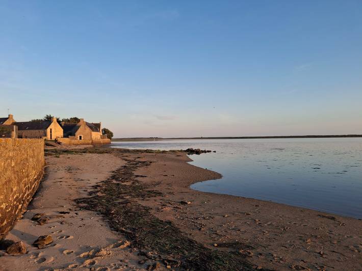 Gîte pour 5 personnes, avec jardin, adapté aux familles à Plouhinec (Morbihan) - 2
