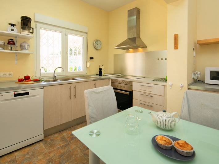 Location de vacances pour 6 personnes, avec terrasse et jardin à L'Alfàs del Pi - 4