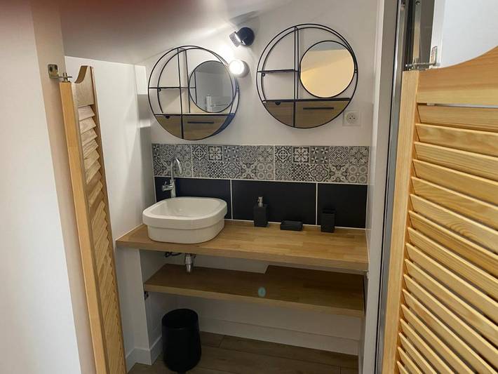 Location de vacances pour 2 personnes, avec terrasse et vue ainsi que jardin et piscine à Cahors - 2