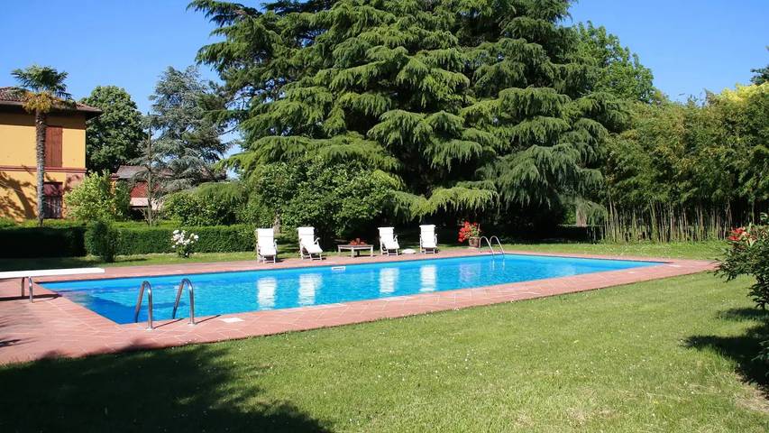 Casa vacanza per 6 persone, con piscina e giardino a Faenza