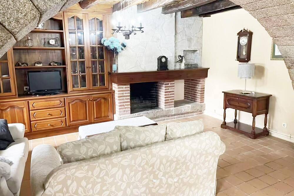 Casa rural Llagostera, 5 dormitorios, 11 personas in Llagostera, Costa Brava