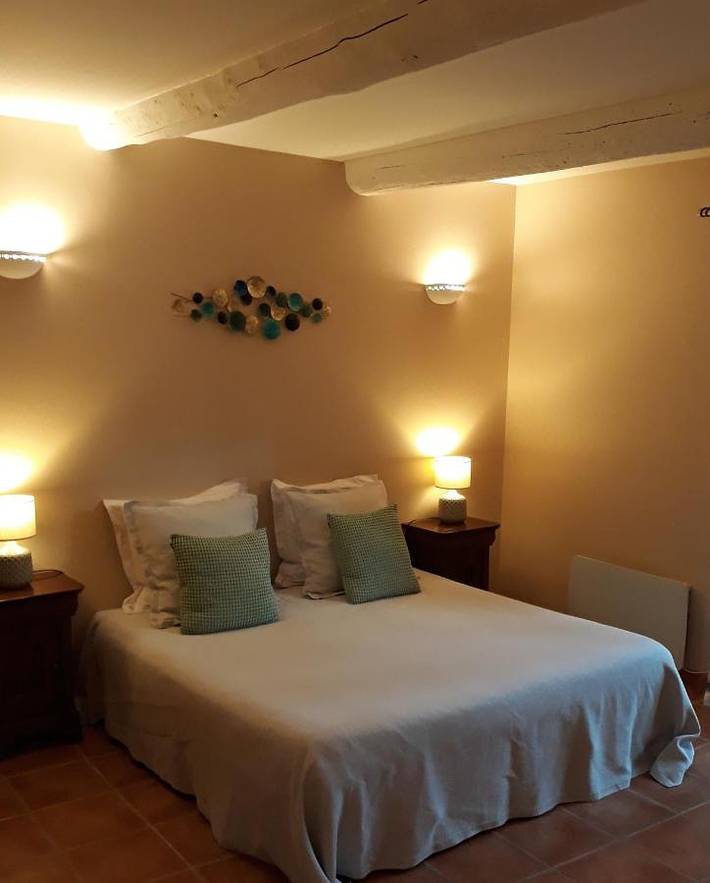 Maison d’hôte pour 2 personnes, avec vue ainsi que piscine et jardin à Salon-de-Provence - 4