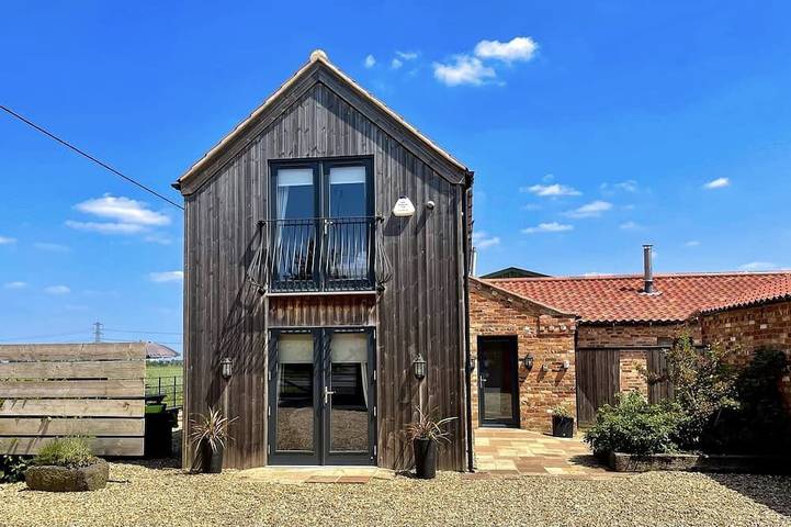 Holiday rental for 6 people, with garden and balcony as well as hot tub in Nottinghamshire